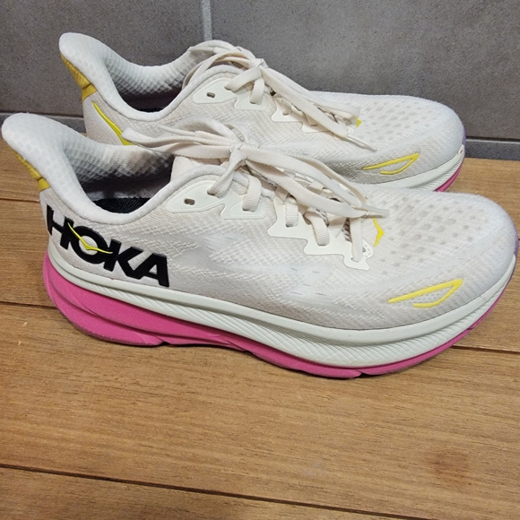 Hoka Shoes - Hoka Clifton 9 Women's White and Yellow Athletic Shoes